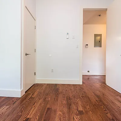 Rented by Nooklyn NYC LLC | media 69