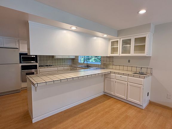 4th image of 13048 Apollo Way