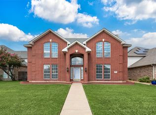 2714 Kingswood Blvd, Grand Prairie, TX 75052