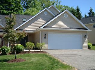 104 Westminster Dr, Pittsburgh, PA 15229