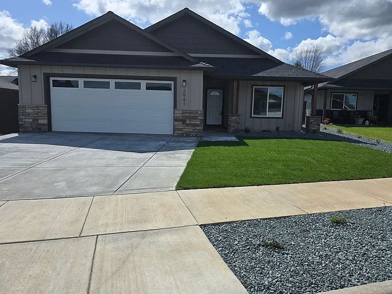 2941 Naples Dr — Photo 3