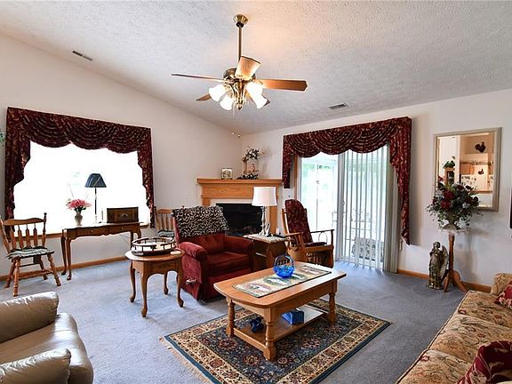 4th image of 1104 Chaucer Cir
