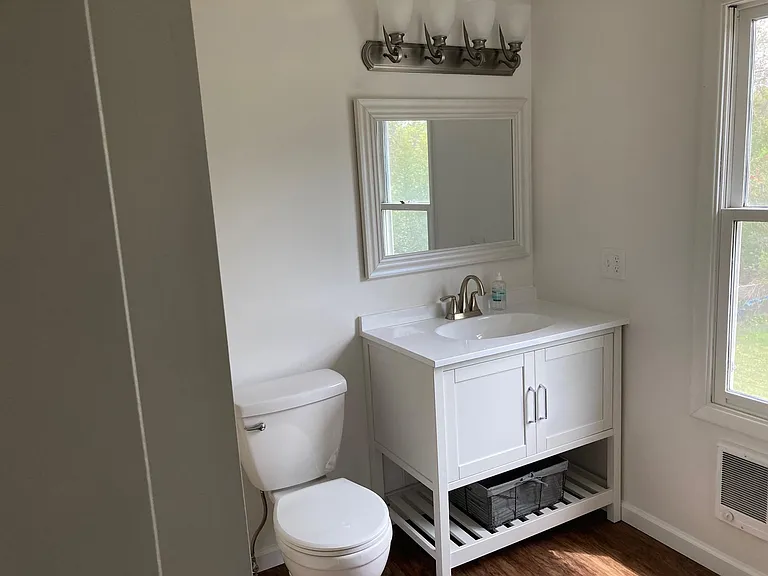 52 Fairview Ave #B — Photo 9