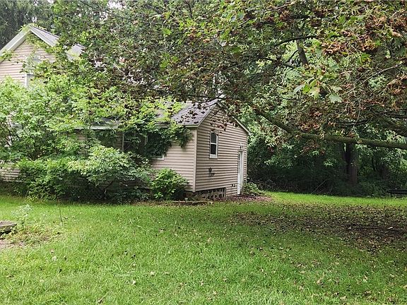 3rd image of 2543 McMackin Rd