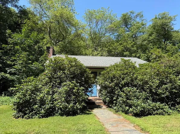 1 Red Gate Rd, Essex, MA 01929