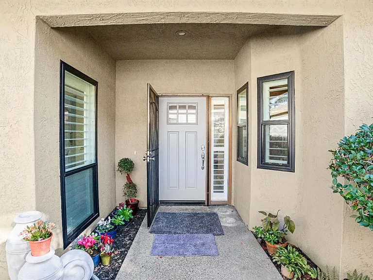 2585 Central Park Dr — Photo 9