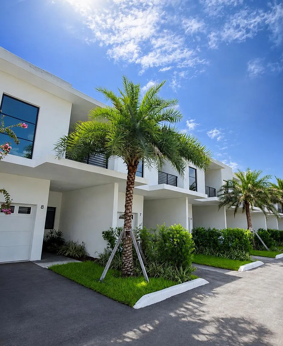 3 bed, 2.5 bath, 1500 sqft, $3,450 — Photo 1