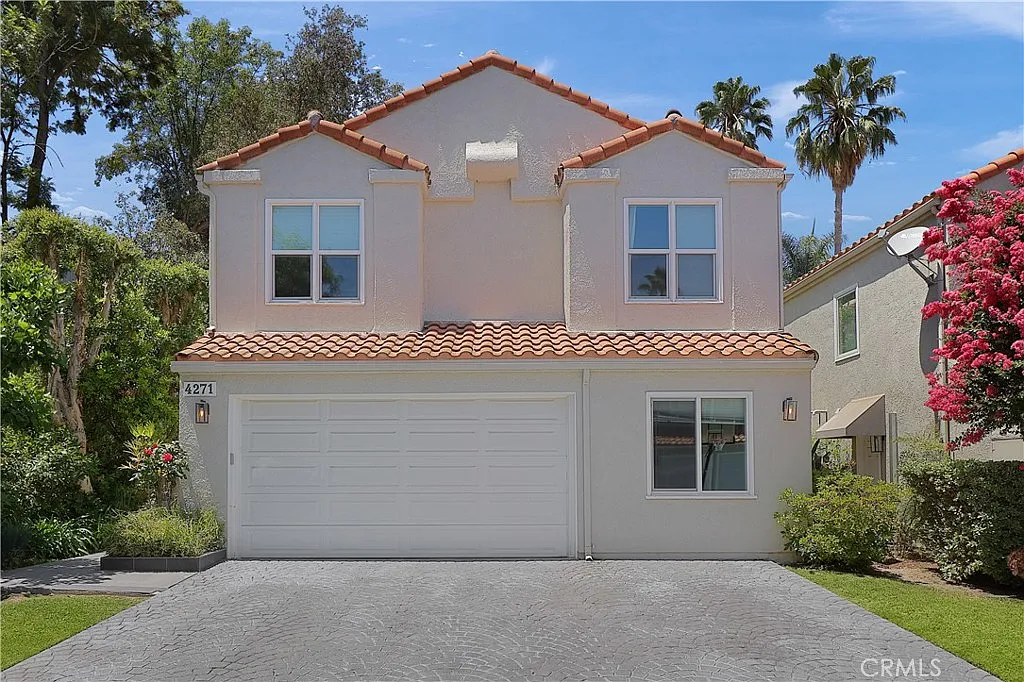 3 bed, 2.5 bath, 2992 sqft, $7,995 — Photo 3
