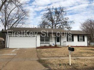 917 Oriental Dr, Florissant, MO
