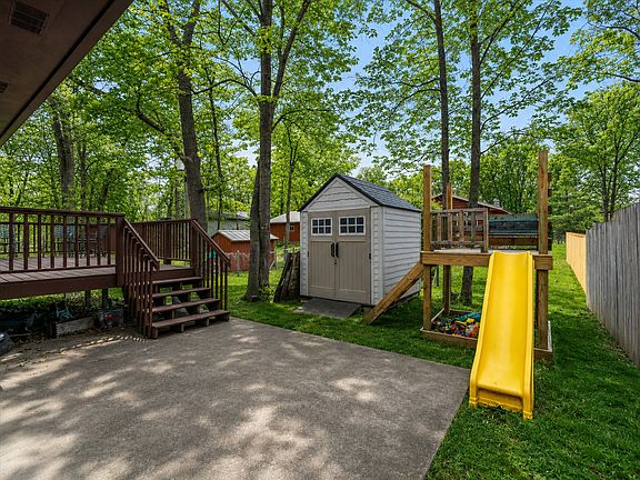 3rd image of 30432 N Pinewood Dr