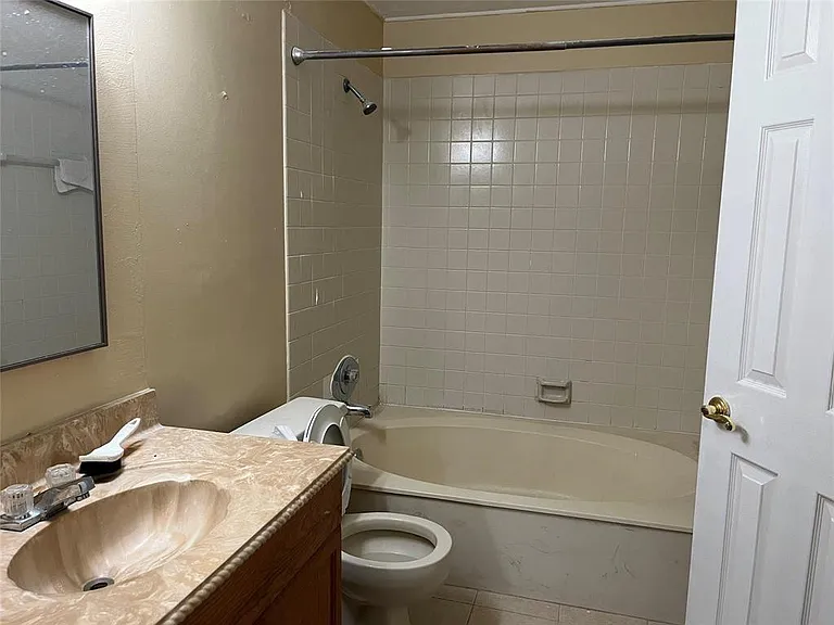 1821 Racquet Ct #1821 — Photo 4