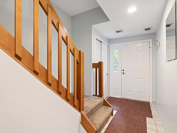 3rd image of 25 Thayer Pond Dr #5
