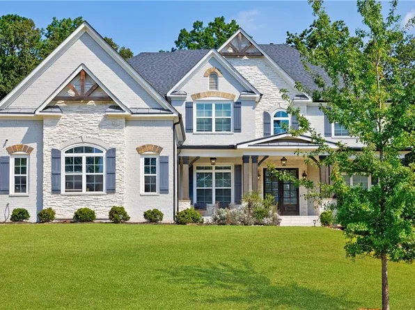 3040 Gray Hawk Ln, Roswell, GA 30076