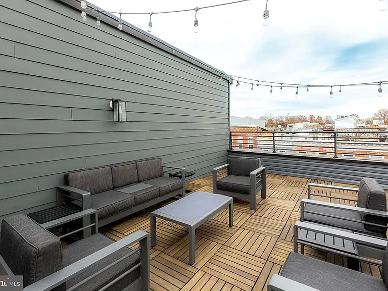 1702 Light St #302 — Photo 9