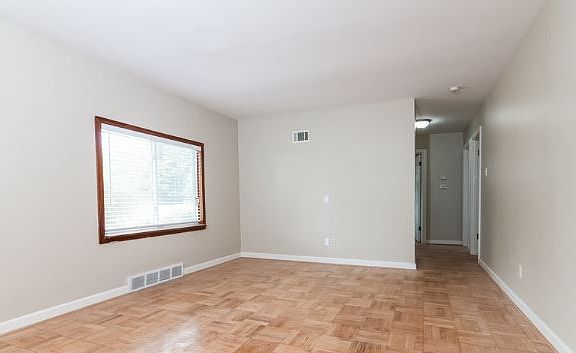 3rd image of 4 Glynn Dr