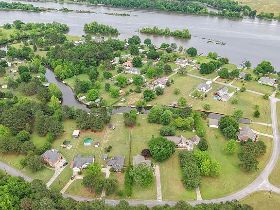 5th image of 753 Homestead Dr
