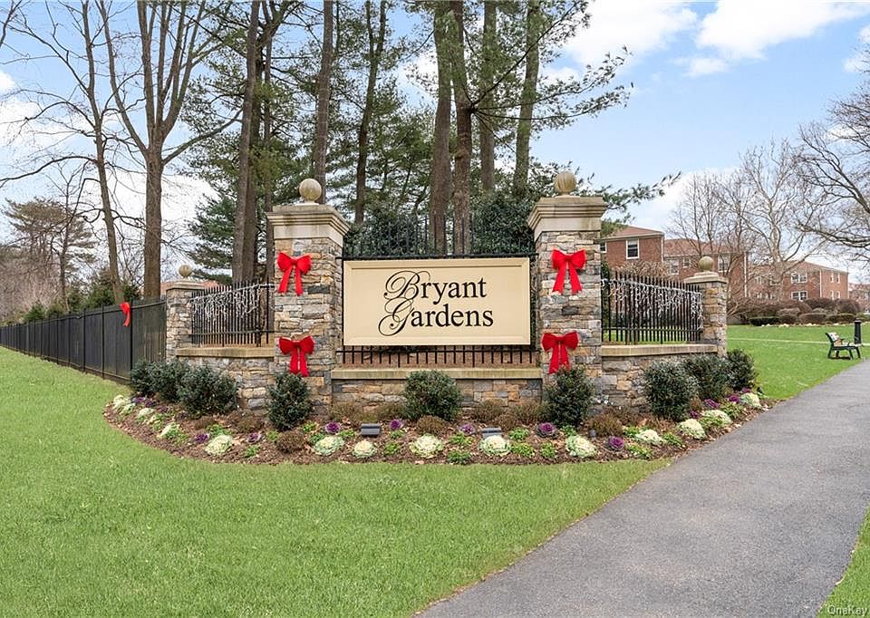 1st image of 8 Bryant Cres APT 1D