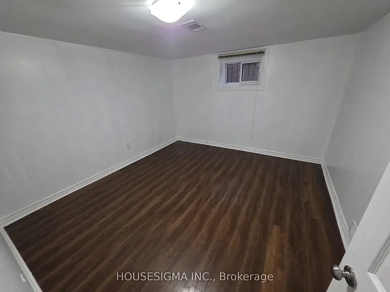30 Silvercrest Ave #BASEMENT — Photo 6
