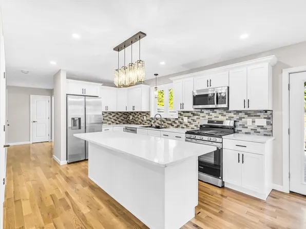 136 Orchard St, Springfield, MA 01107