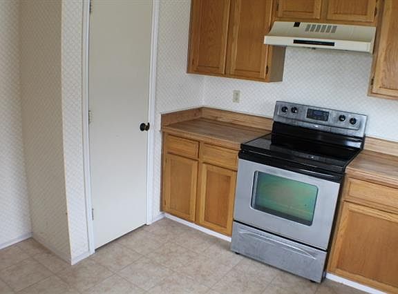 3rd image of 7909 Shadymeadow Dr