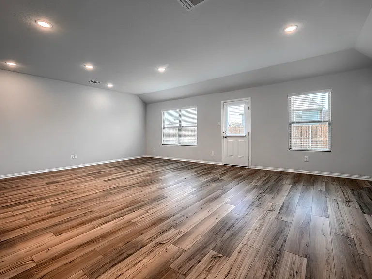 513 Brook View Dr — Photo 12