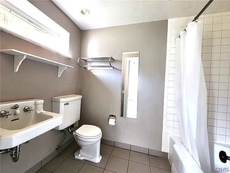 15 Etna Rd — Photo 7