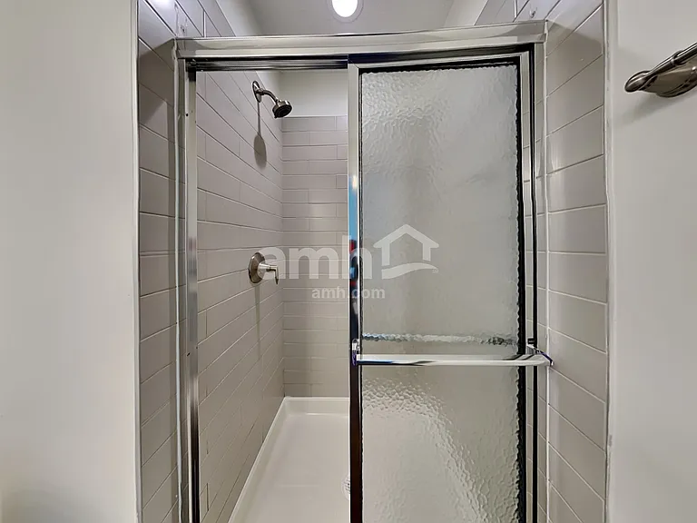 730 Rothrock Dr — Photo 14