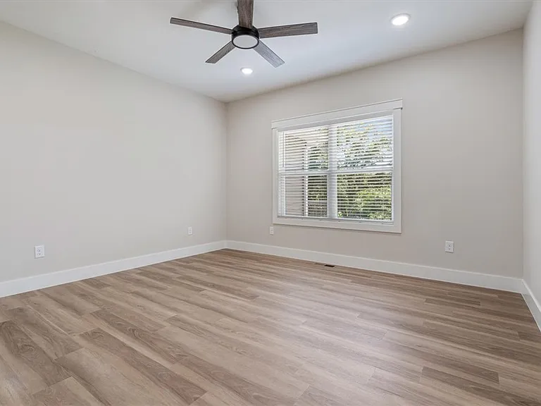 28 Fleetwood Dr — Photo 13
