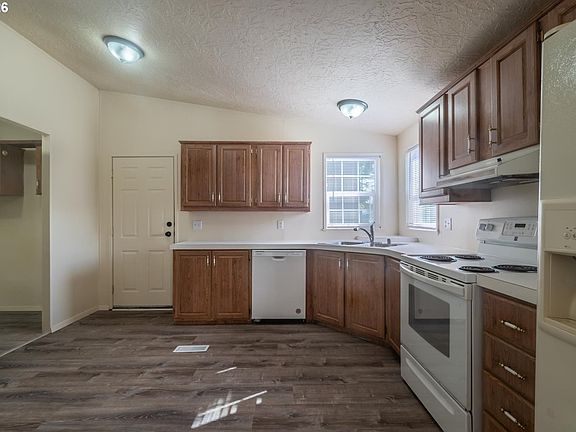 4th image of 63583 Grand Rd