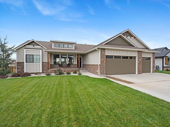 290 S Wellcrest Cir, Goddard, KS 67052