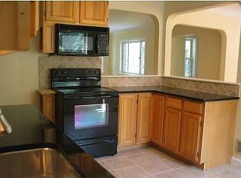 3rd image of 7801 Sagamore Dr