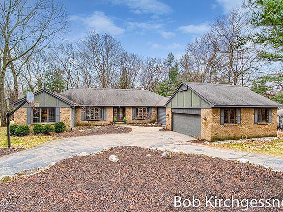 2nd image of 1235 Troon Ct SE