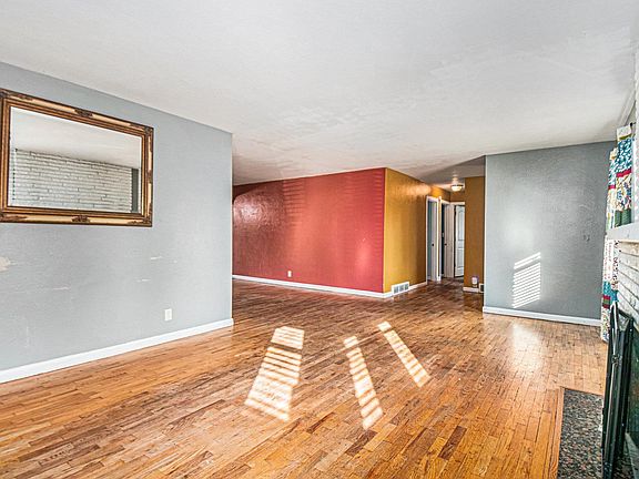 5th image of 3004 Vernon Ave