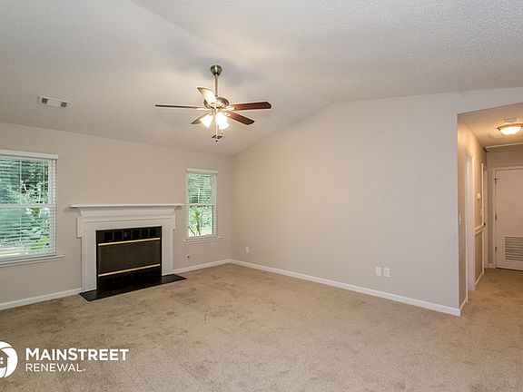 2nd image of 1521 Chelsea Downs Dr NE