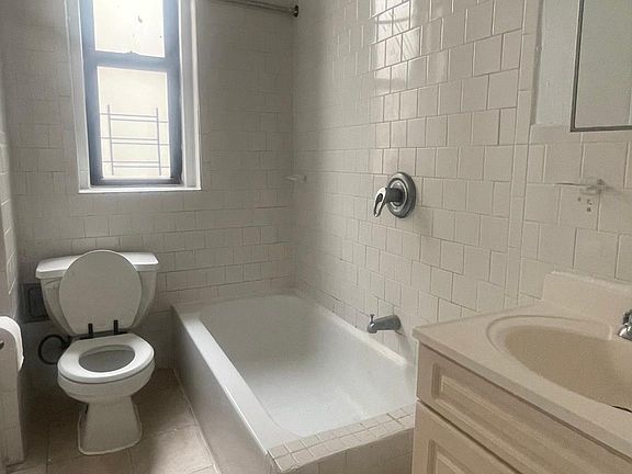 2nd image of 3521 Dekalb Ave Floor 5