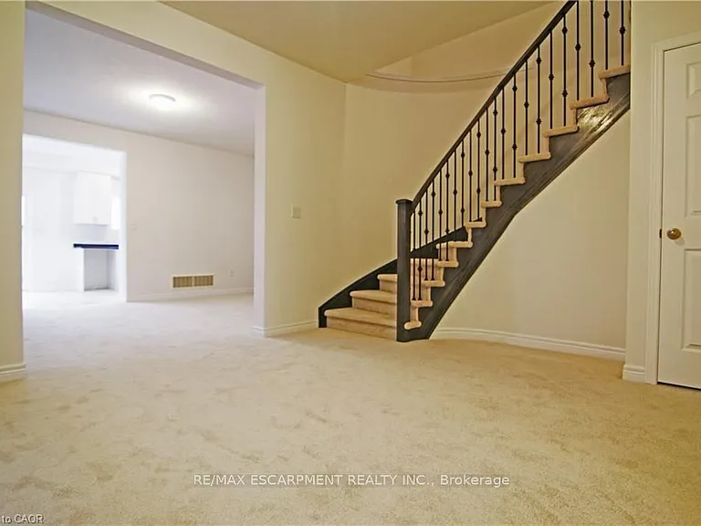 204 Lormont Blvd — Photo 3
