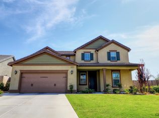 1517 Waterfall Ln, Bakersfield, CA 93311