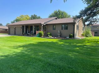 4615 Camelot Dr E, Great Bend, KS 67530