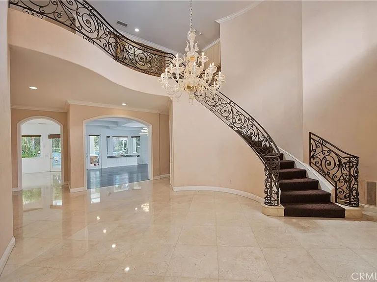 5607 Manley Ct — Photo 3