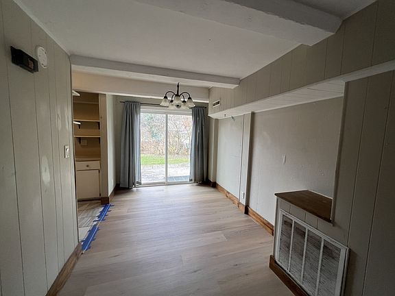 5th image of 143 Bradley St #1