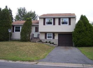 8206 Lucchesi Dr, Clay, NY 13041