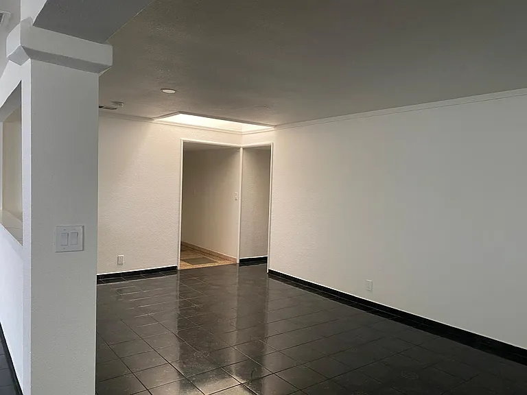 115 Cortland Cir #1 — Photo 28
