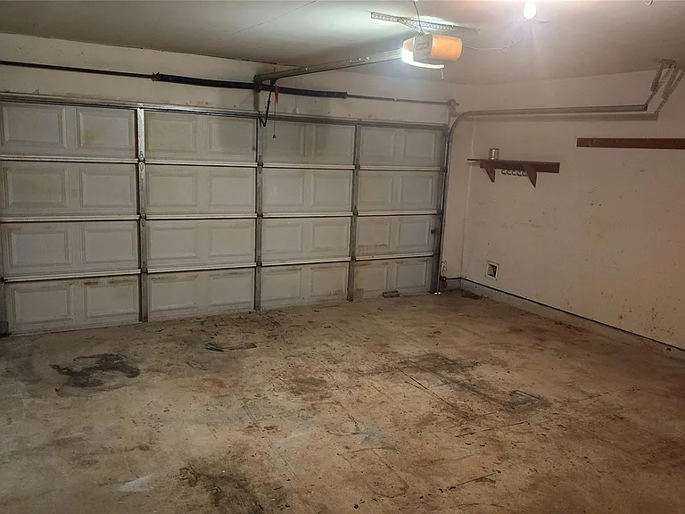 12214 Carriage Oak Cir — Photo 35