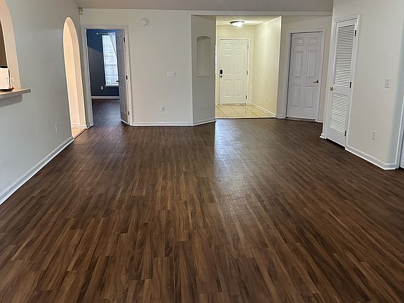 3rd image of 3072 Golden Pond Blvd