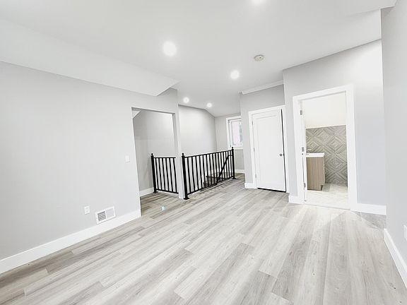 3rd image of 254 22nd St #3