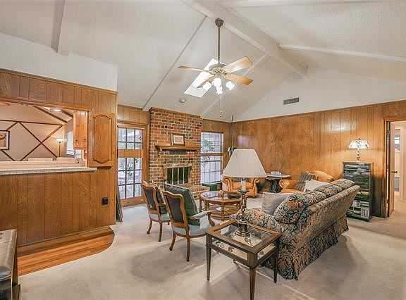 5th image of 218 High Brook Dr