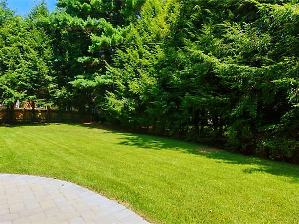 62 Country Club Ln, Belmont, MA 02478