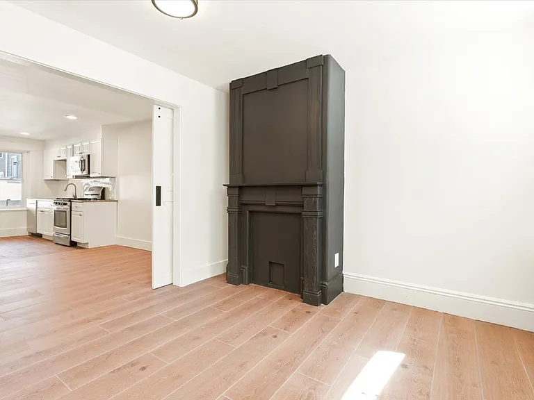 301 Bunker Hill St #1 — Photo 10