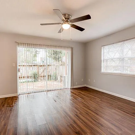 2 bed / 1.5 bath