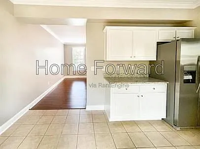 4 bed, 2.5 bath, 1710 sqft, $2,500 — Photo 4